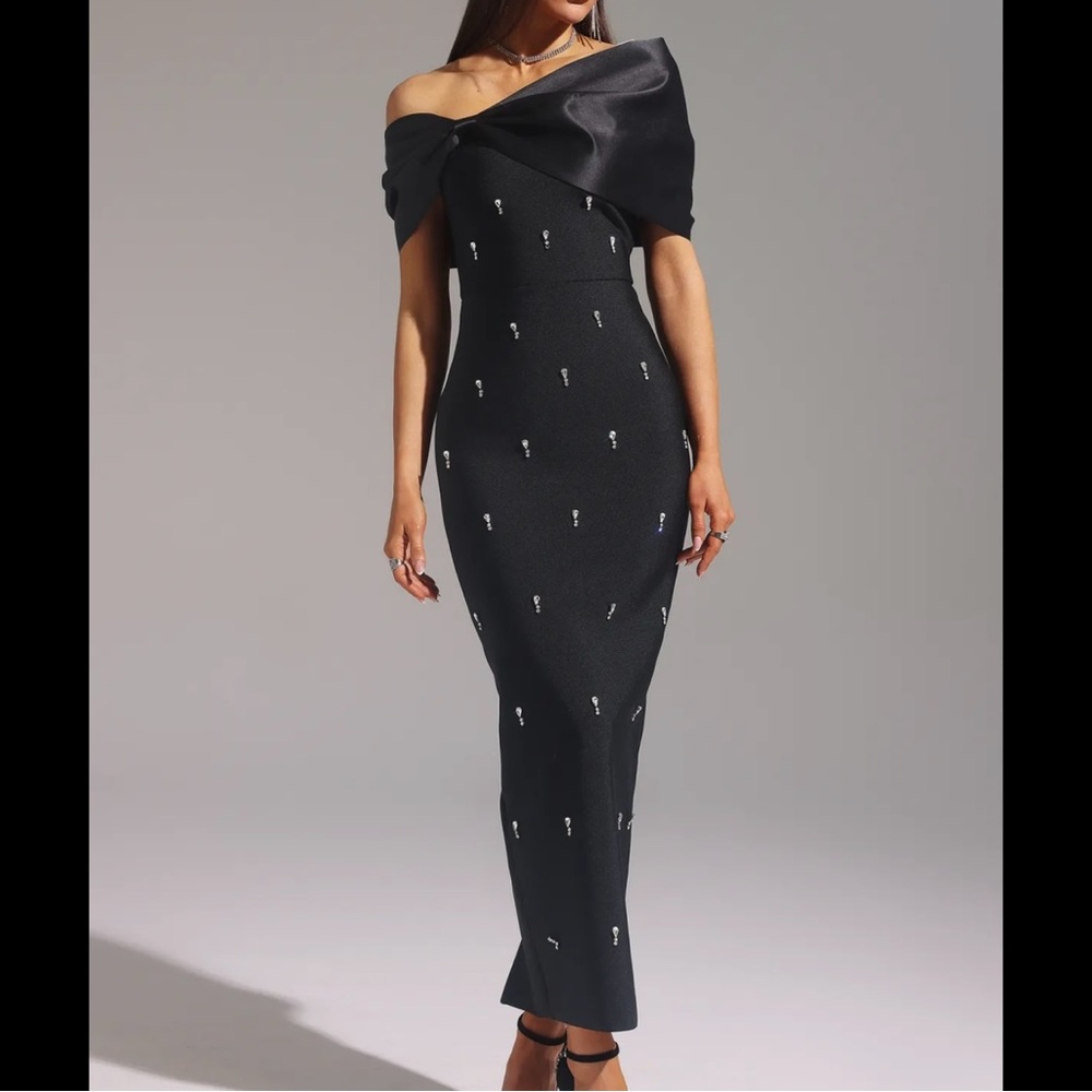Bella Barnett Palez Sleeveless One Shoulder Diamond Bow Bandage Maxi Dress